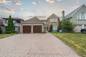 Welcome to 92 Jaffa Drive A Professor's Lake Gem !