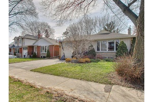 Welcome to your new home in the sought after Norseman Heights district !