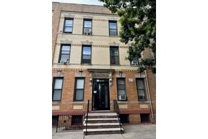 Legal 6 Family ! ! An excellent investment opportunity in a highly desirable neighborhood !