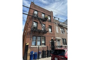 Legal 6 Family ! ! An excellent investment opportunity in a highly desirable neighborhood !