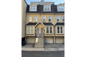 Welcome to 13 Joseph Salsberg Lane, the ULTIMATE in King West townhouse living !