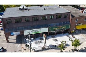 Prime Investment Opportunity in the Heart of London's Bustling Commercial District in Byron.
