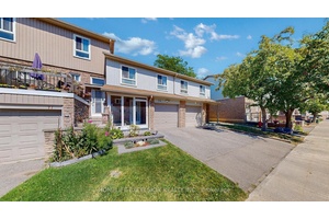 Gorgeous 3 bedroom 2. 5 bath Condo Townhouse in a high demand sought after Agincourt community.