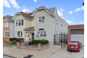 INVESTOR LISTING NO INTERIOR ACCESS.