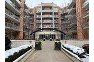 Penthouse Level 690 Sq Ft 85 Sq Ft Balcony, 1 Bedroom Den Suite.