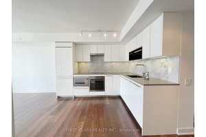 Welcome to this sun filled one bedroom plus den suite at Forward Condos in Torontos vibrant CityPlace community.