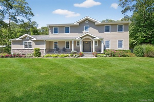 Exceptional 5 Bedroom Colonial Backing a Preserve Melville s Highly Desirable Louis Drive Set on just under an acre and backing a private preserve, this beautifully updated 5 bedroom, 3.