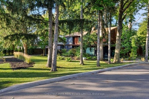 Architectural jewel in The Kingsway !