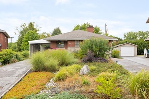 Welcome to 1215 Willowdale Ave, a gorgeous detached bungalow in the heart of Ottawa's desirable Alta Vista neighbourhood.