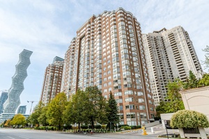 Bright And Spacious 2 Bedroom Plus Den, 2 Full Washrooms Condo In The Heart Of Mississauga.