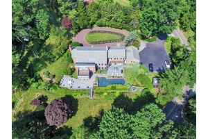 Elegance amp ; Energy on Kings Point s Prestigious Waterfront Street.