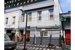 Calling All Investors. Great opportunity to get 2 Building Lots That Go Street to Street from Fulton Street to Arlington Ave.