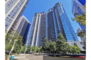 Beautiful and renovated one bedroom unit offers a well designed layout with 9 foot ceilings, abundant natural light from large windows, and premium finishes throughout.