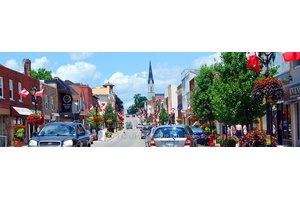 Beautiful, bright, and quiet, 1 bedroom apartment for rent in the heart of beautiful MainStreet Newmarket no basement.