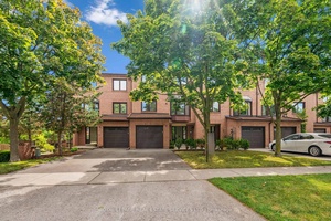 Spacious condominium townhouse in sought after College Park offering nearly 2, 400 sq.