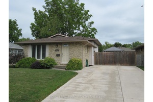Welcome to 133 Keefer, located in one of Thorold's most desirable neighborhoods !