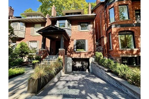 Bespoke luxury awaits in this one of a kind Annex Yorkville masterpiece !