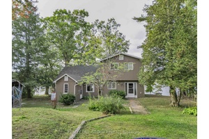 Amazing opportunity for waterfront cottage in Muskoka !