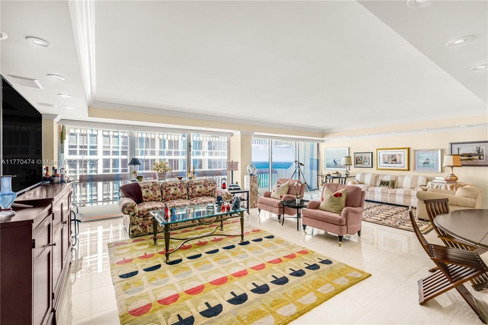 Kenilworth path to the ocean