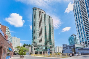Heart Of Mississauga ! Well Managed Building With Low Condo Fee amp ; Excellent Amenities.