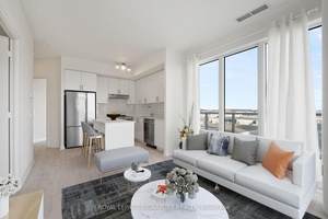 Welcome to modern living at its finest in the heart of Vaughan's most coveted community !