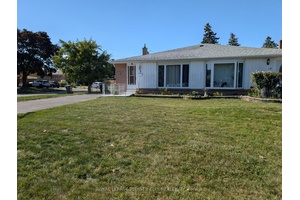 Attention investors, multi families or first time buyers !