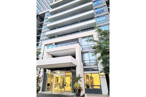 Bright and sun filled 1 Den condo unit with a functional layout and breathtaking, unobstructed south facing views.