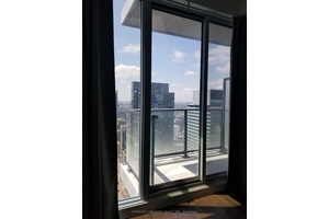 39th floor 1 1 BR condo of 600 SF in the heart of Entertainment District.