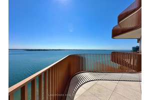 Welcome to Tridels luxurious Aqualina at Bayside, where waterfront living meets urban sophistication !