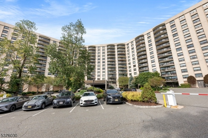 Claridge II Complex Front View