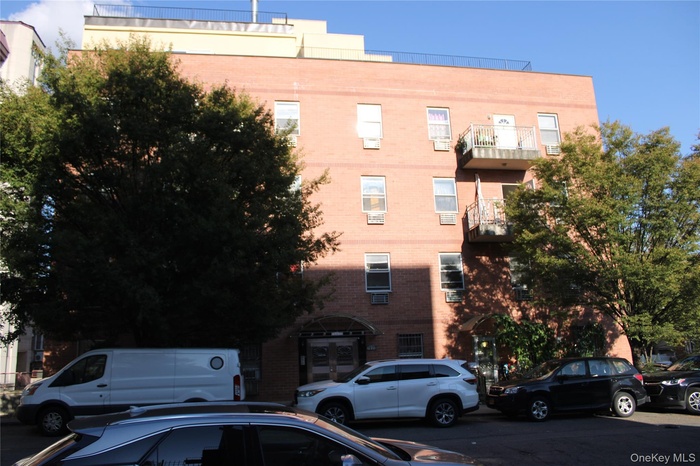 View of apartment building / complex
