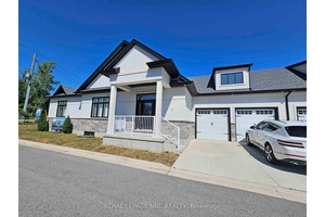 Massive size bungalow over 1700sf main floor plan !