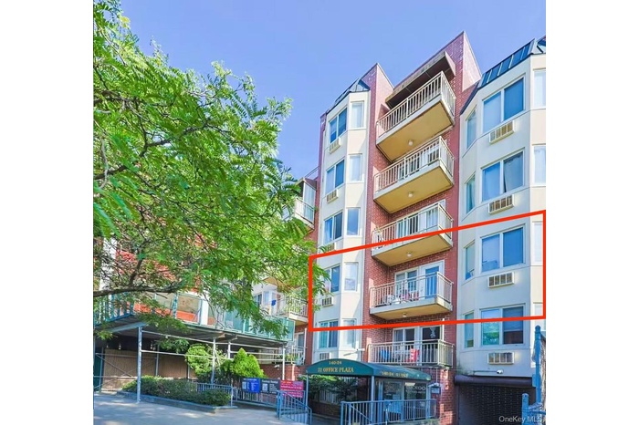 View of apartment building / complex
