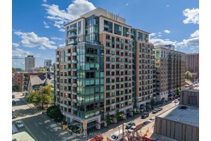 Discover urban living at its finest in this bright and modern 1 bedroom condo, perfectly situated in the heart of downtown Ottawa.