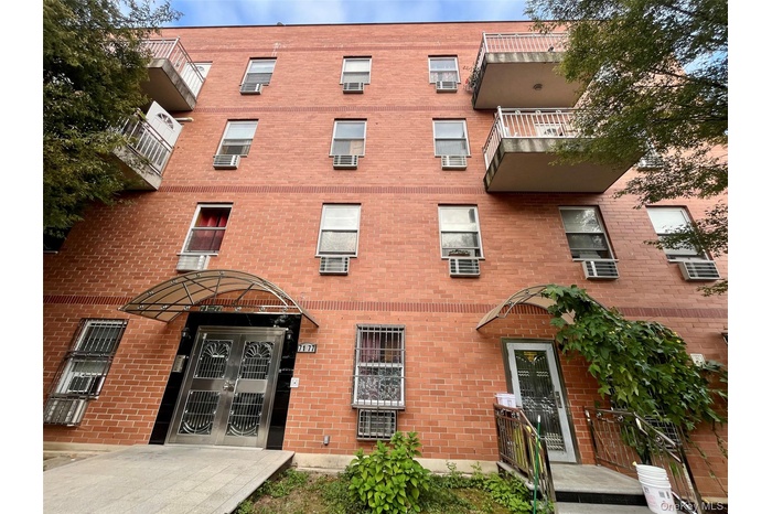 View of apartment building / complex
