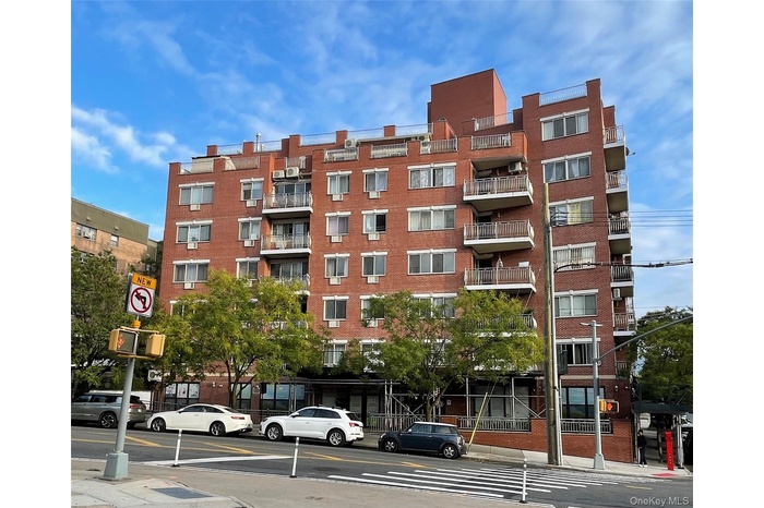 View of apartment building / complex
