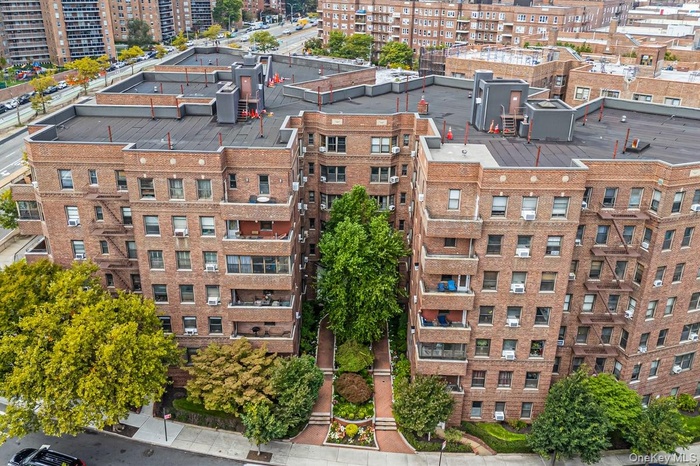 View of urban area featuring apartment complex / building