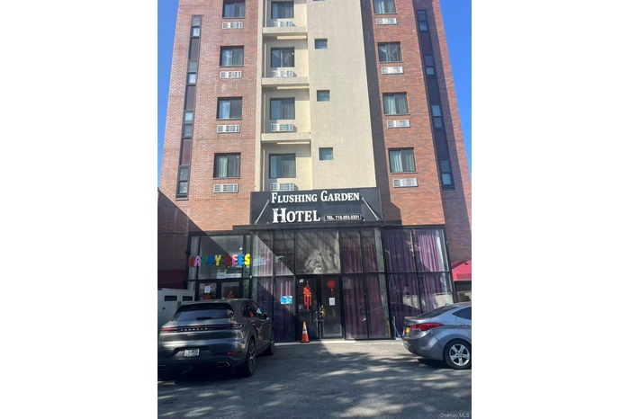 View of apartment building / complex