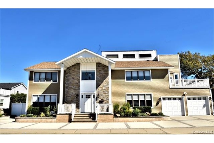 View of front of home with driveway