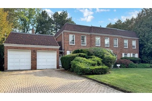 Welcome to 17 Saintfield Avenue, a distinguished Georgian residence set on an extraordinary 100 x 135 ft lot in one of Toronto's most desirable neighbourhoods.