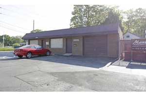 Unit 1 Open Bright office space on great corner lot for great exposure in Ronkonkoma close to the LIE and Lake Ronkonkoma.