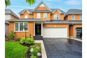Bright, Updated 3 1 Bed, 4 bath home in the beautiful family neighbourhood of Meadowvale Village.