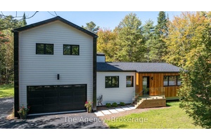 Spacious Muskoka Retreat on Over an Acre In Town Convenience Meets Modern Comfort.