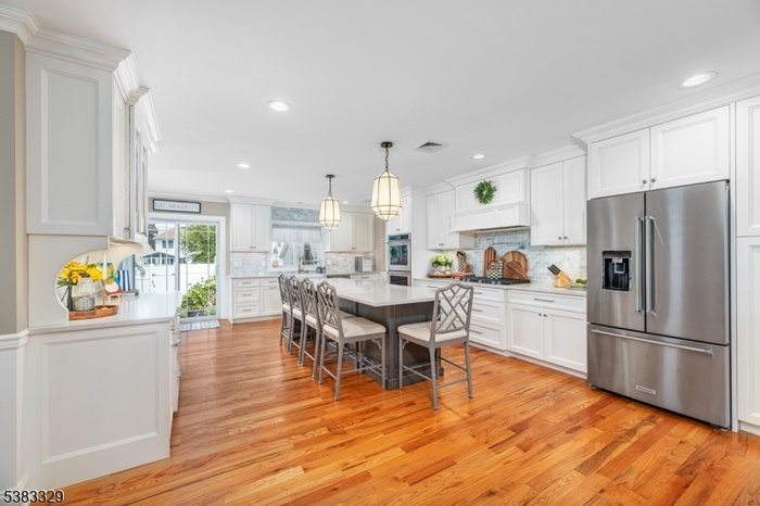 Gourmet kitchen