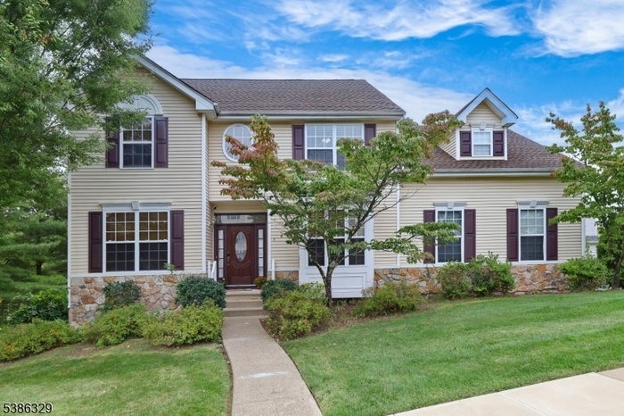 Stately colonial