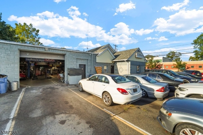 2214 Park Ave