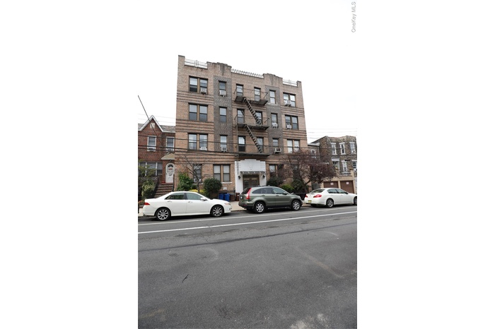 View of apartment building / complex