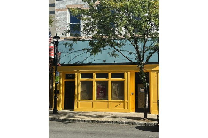 90 Main St - New Store Front W/Entry Airlock