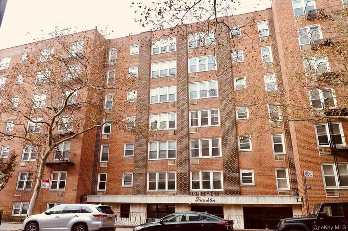 View of apartment building / complex