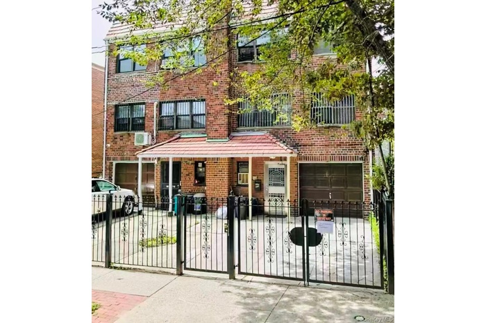 Gate with a fenced front yard